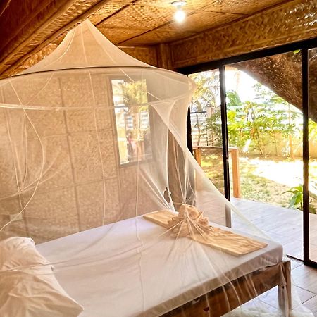 Amami Beachfront Villa With Private Beach Puerto Galera Luaran gambar