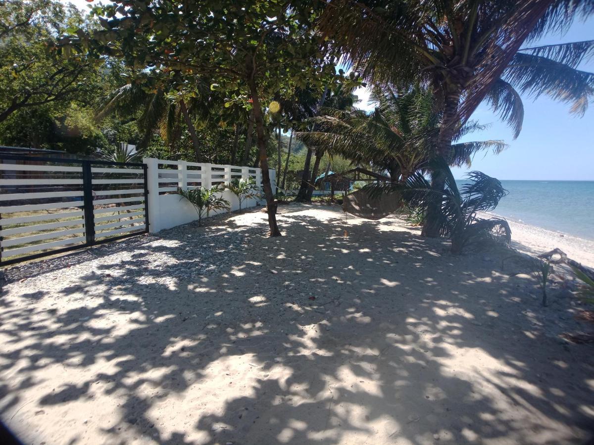 Amami Beachfront Villa With Private Beach Puerto Galera Luaran gambar