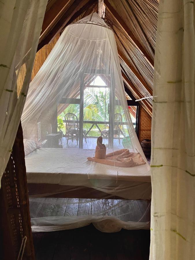 Amami Beachfront Villa With Private Beach Puerto Galera Luaran gambar