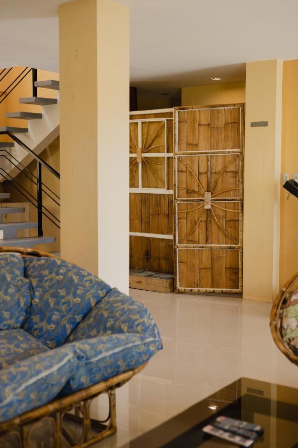 Amami Beachfront Villa With Private Beach Puerto Galera Luaran gambar
