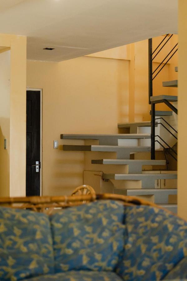 Amami Beachfront Villa With Private Beach Puerto Galera Luaran gambar