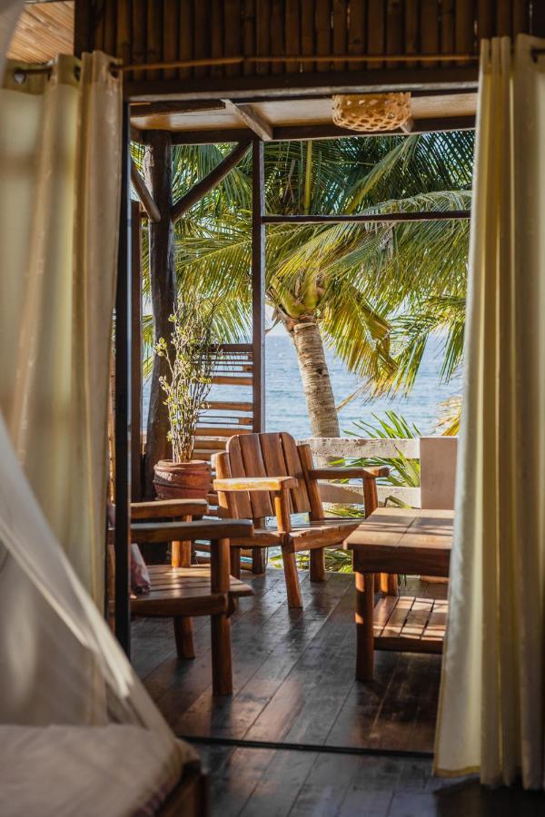 Amami Beachfront Villa With Private Beach Puerto Galera Luaran gambar