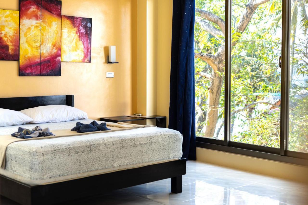 Amami Beachfront Villa With Private Beach Puerto Galera Luaran gambar