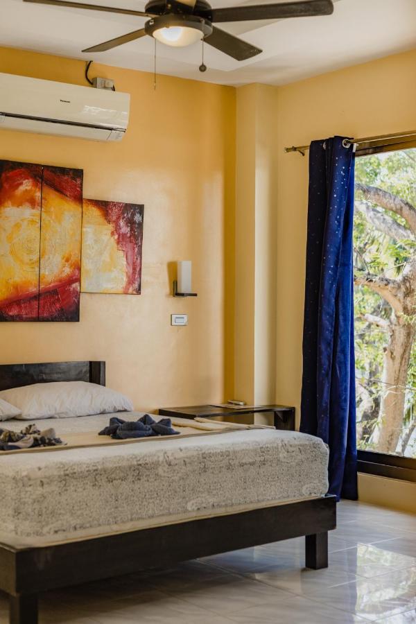 Amami Beachfront Villa With Private Beach Puerto Galera Luaran gambar
