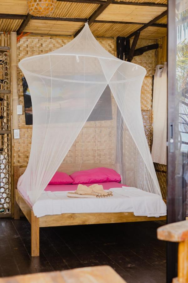 Amami Beachfront Villa With Private Beach Puerto Galera Luaran gambar