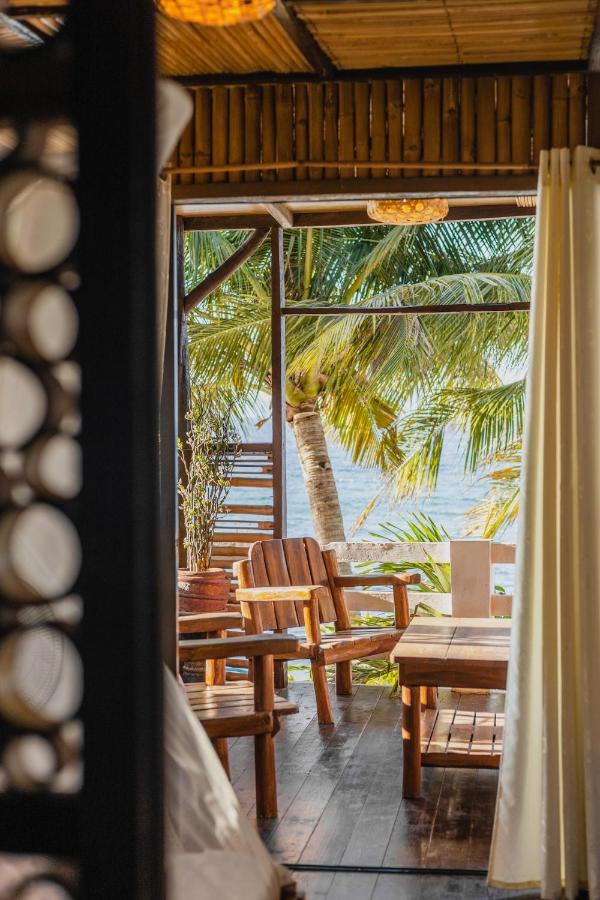 Amami Beachfront Villa With Private Beach Puerto Galera Luaran gambar