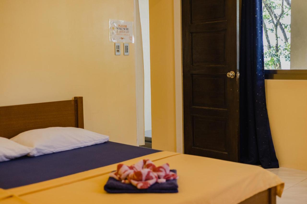 Amami Beachfront Villa With Private Beach Puerto Galera Luaran gambar