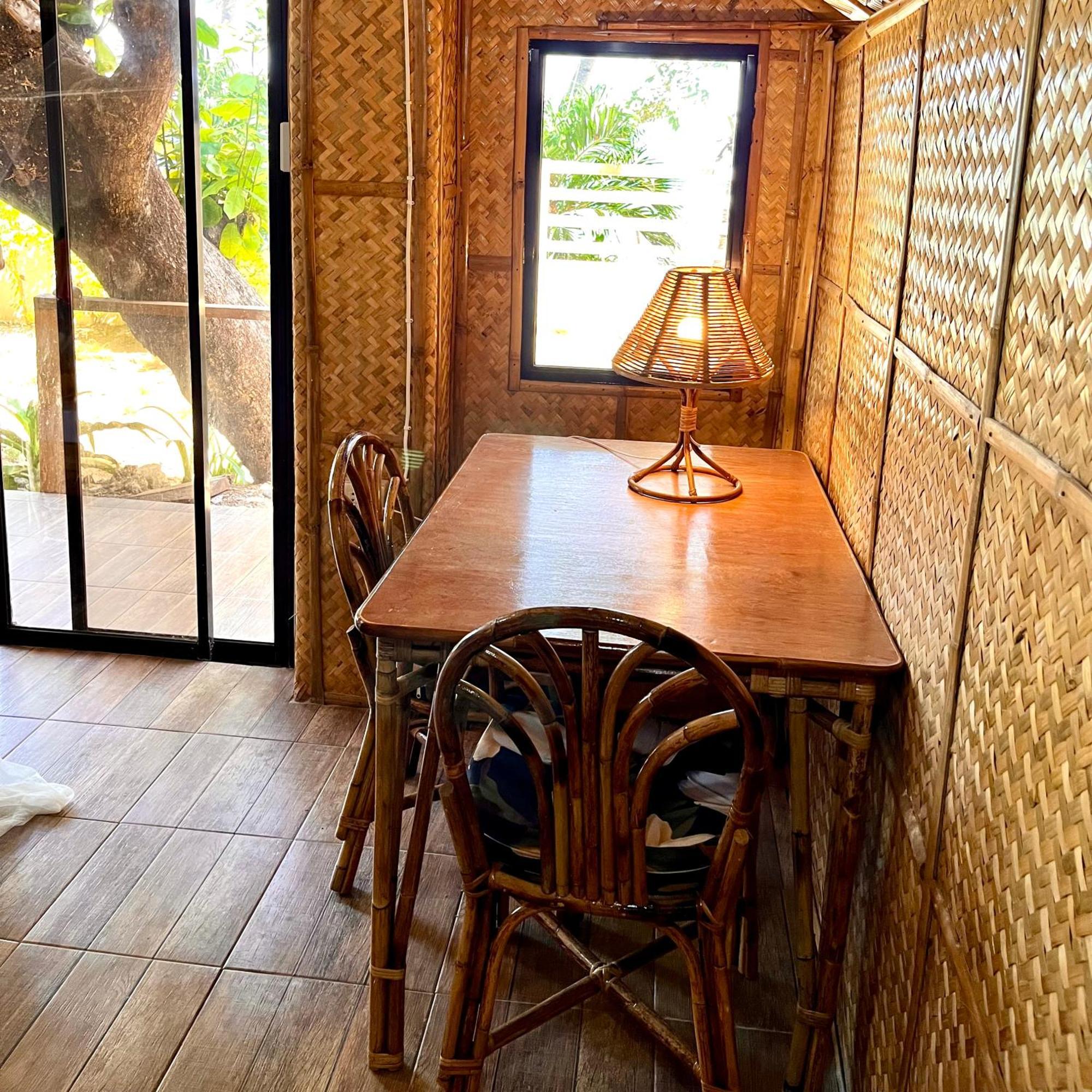 Amami Beachfront Villa With Private Beach Puerto Galera Luaran gambar