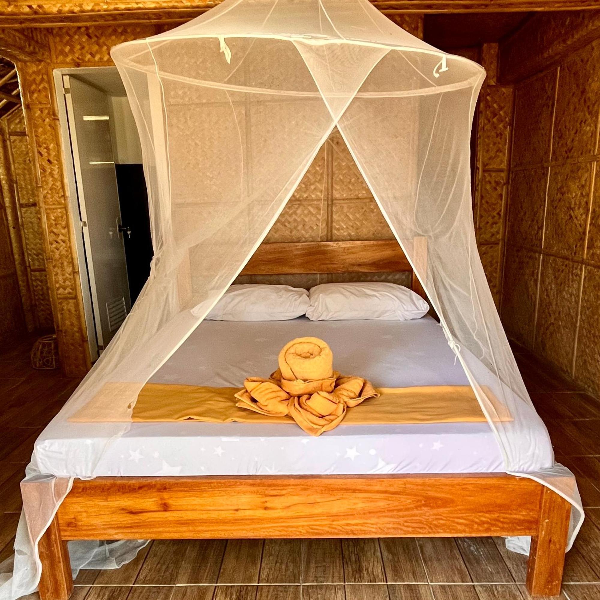 Amami Beachfront Villa With Private Beach Puerto Galera Luaran gambar