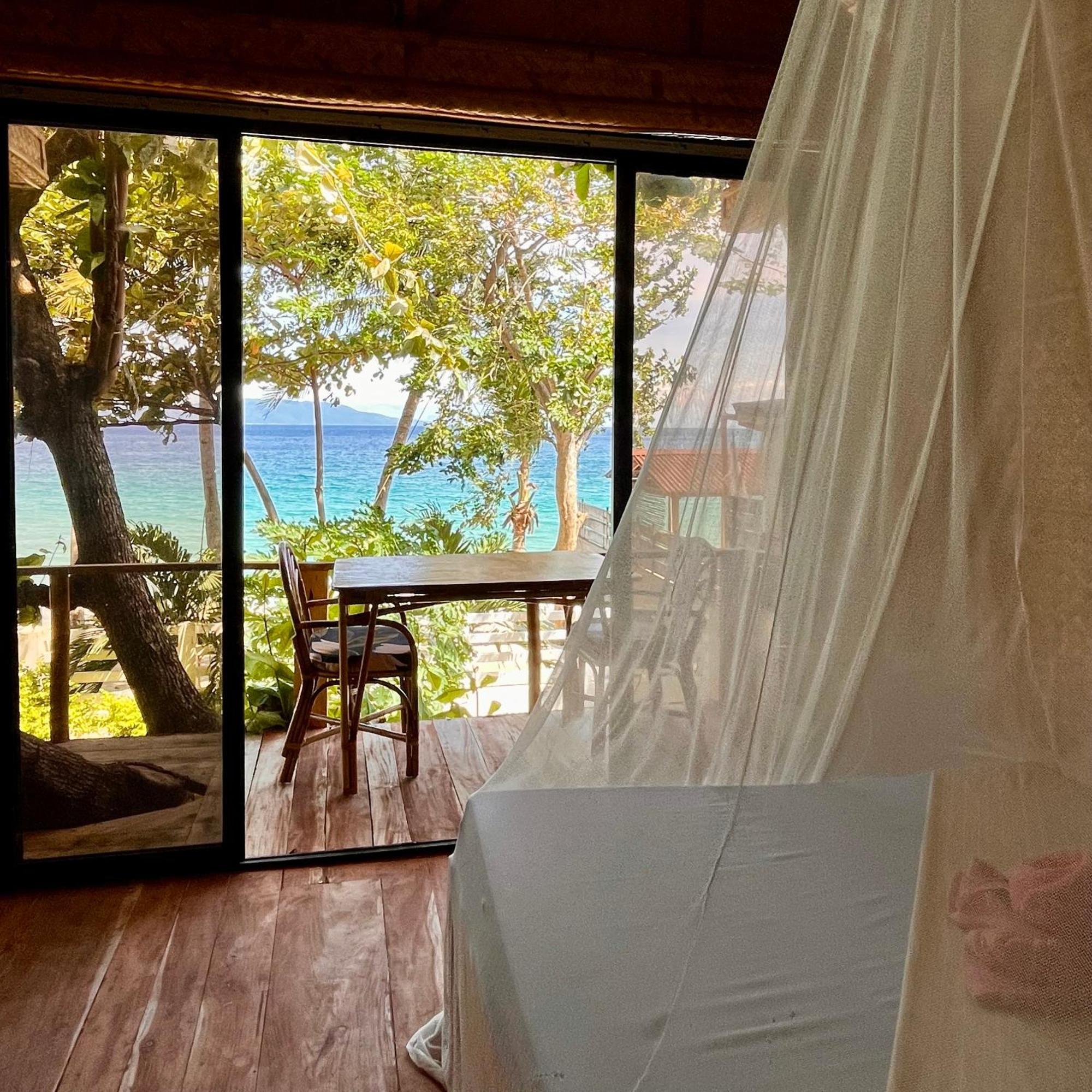 Amami Beachfront Villa With Private Beach Puerto Galera Luaran gambar