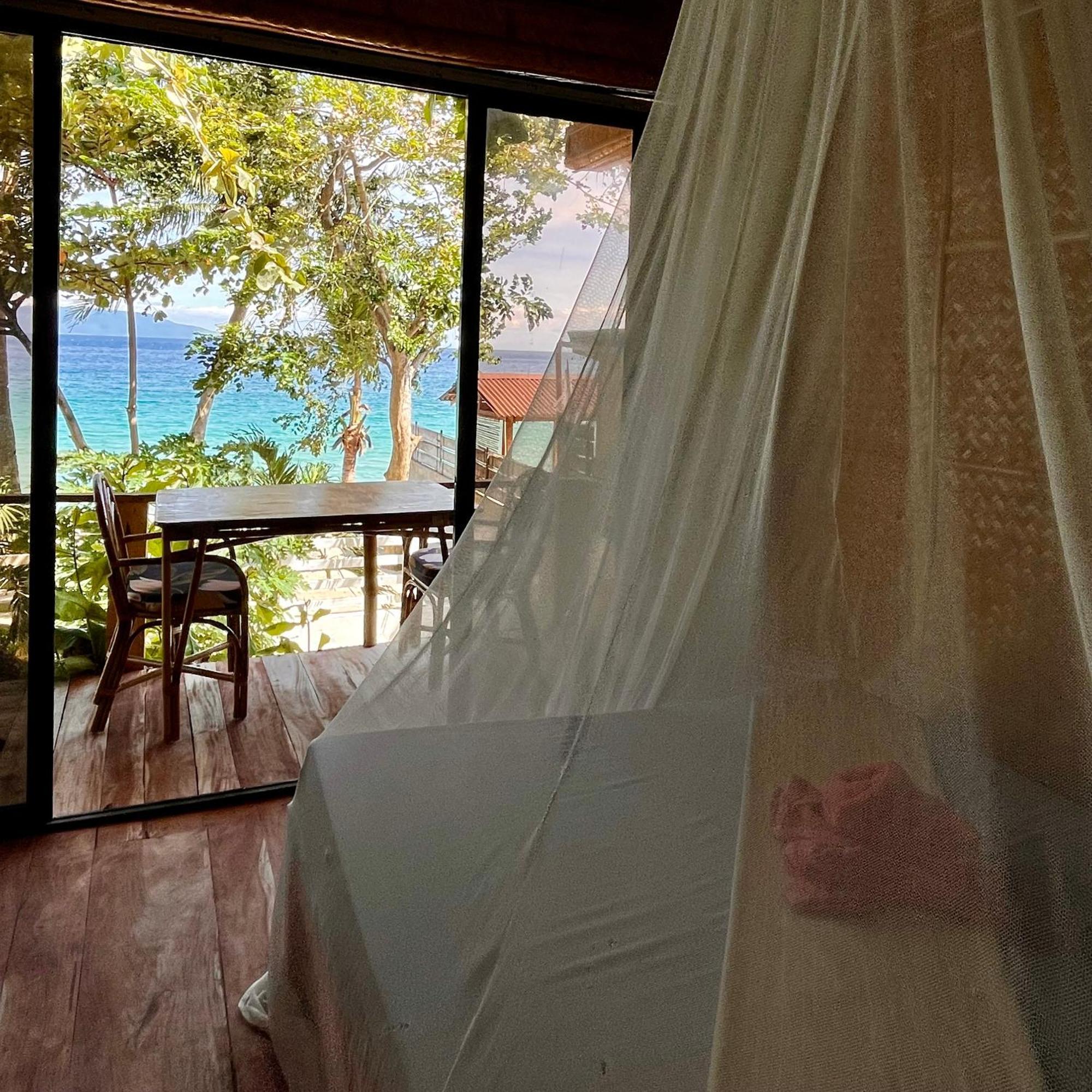 Amami Beachfront Villa With Private Beach Puerto Galera Luaran gambar