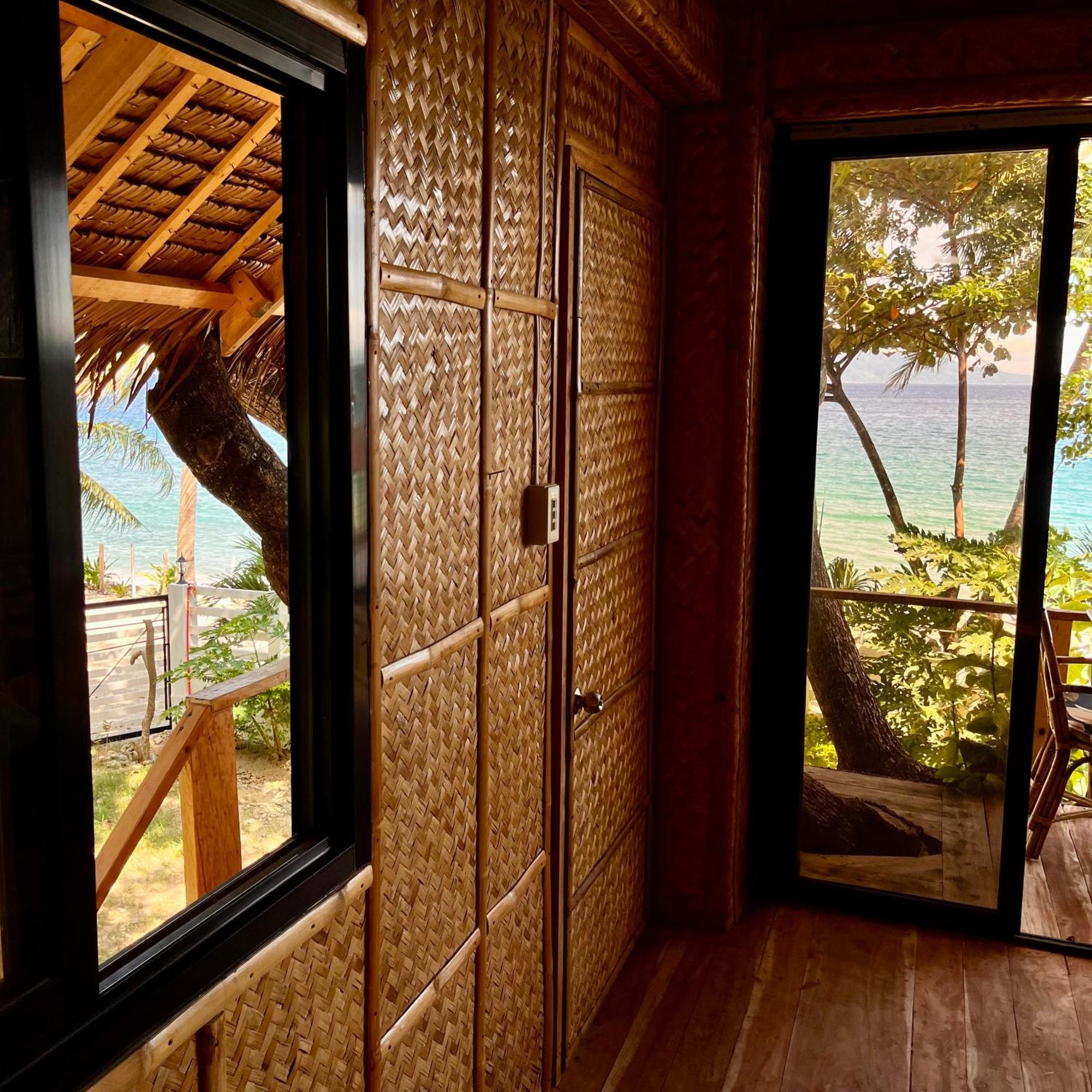 Amami Beachfront Villa With Private Beach Puerto Galera Luaran gambar