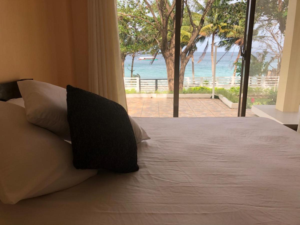 Amami Beachfront Villa With Private Beach Puerto Galera Luaran gambar